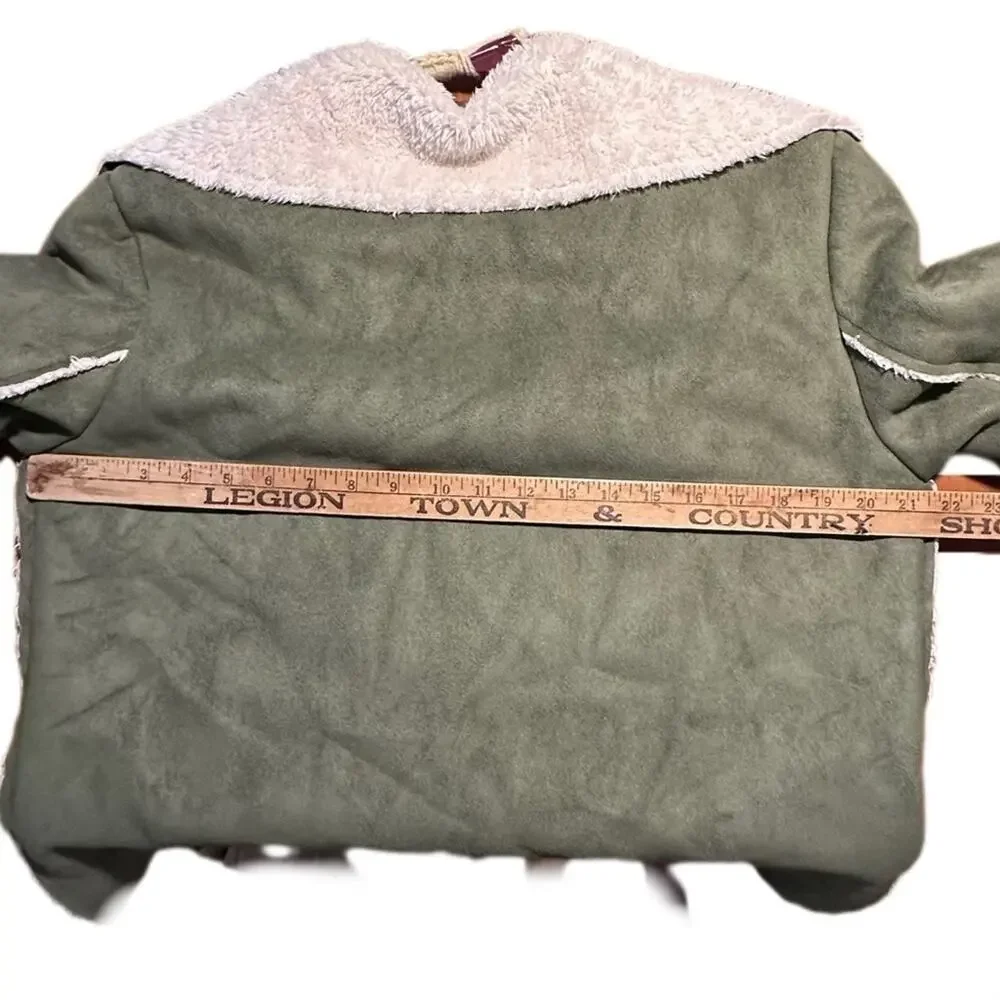Abby & Friends vegan Jacket green fuzzy lining polyester large wrinkles